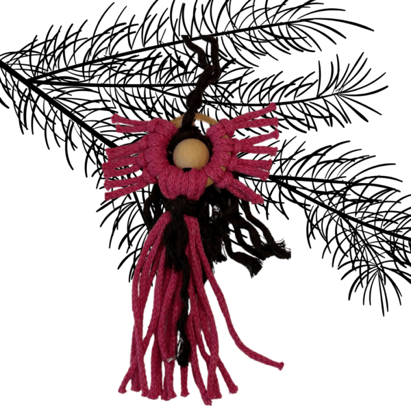 Makramee-Engel – Pink & Braun